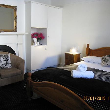 Hi George B&B ลอนเชสตัน ภายนอก รูปภาพ